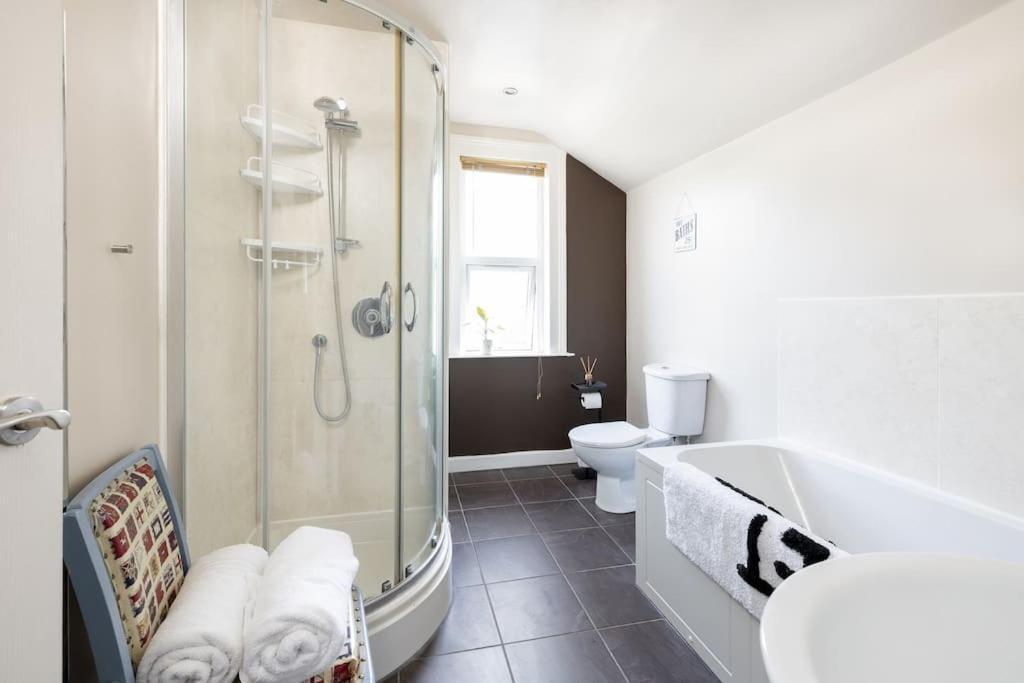 Pure B - Welcoming Bath City 3 Bed House Free Parking & Wifi Kültér fotó